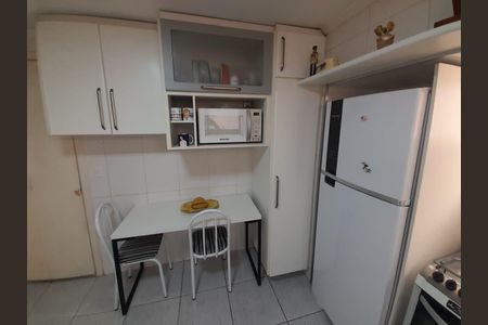 Casa à venda com 210m², 4 quartos e 2 vagas Casa à venda com 210m², 4 quartos e 2 vagasCozinha