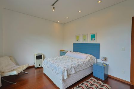 Casa de condomínio à venda com 510m², 4 quartos e 3 vagasQuarto 4