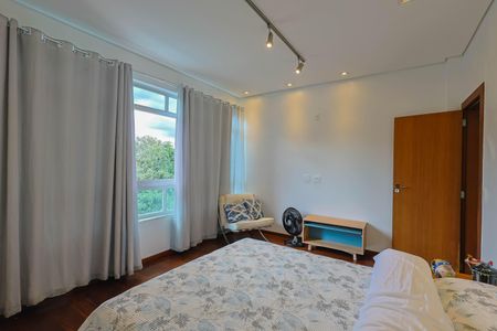 Casa de condomínio à venda com 510m², 4 quartos e 3 vagasQuarto 3