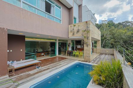 Casa de condomínio à venda com 510m², 4 quartos e 3 vagasÁrea externa