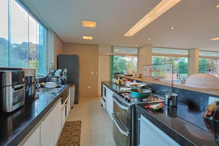 Casa de condomínio à venda com 510m², 4 quartos e 3 vagasCozinha