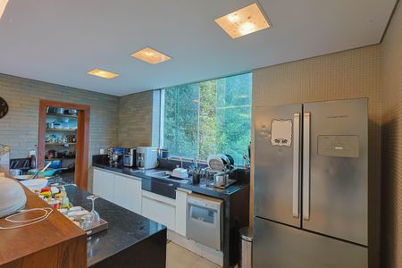 Casa de condomínio à venda com 510m², 4 quartos e 3 vagasCozinha