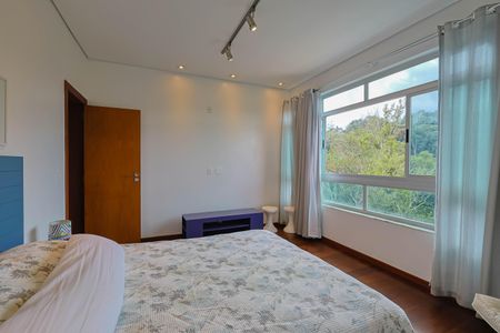 Casa de condomínio à venda com 510m², 4 quartos e 3 vagasQuarto 4