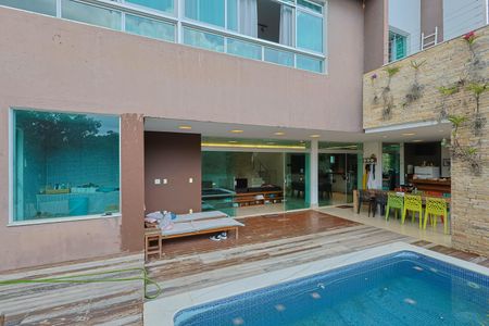 Casa de condomínio à venda com 510m², 4 quartos e 3 vagasÁrea externa