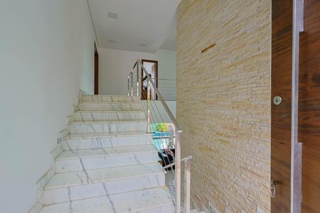 Casa de condomínio à venda com 510m², 4 quartos e 3 vagasEntrada