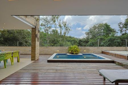 Casa de condomínio à venda com 510m², 4 quartos e 3 vagasÁrea externa