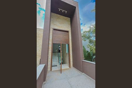 Casa de condomínio à venda com 510m², 4 quartos e 3 vagasEntrada