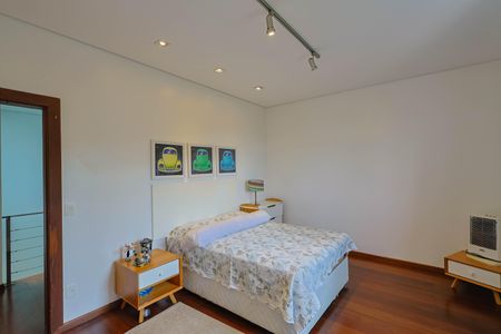 Casa de condomínio à venda com 510m², 4 quartos e 3 vagasQuarto 3