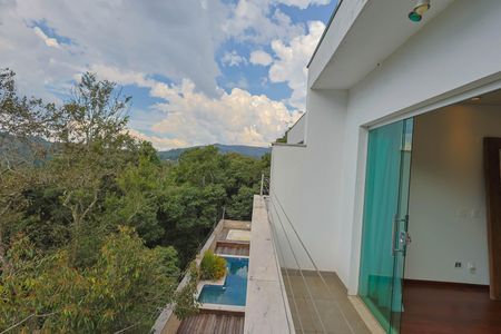 Casa de condomínio à venda com 510m², 4 quartos e 3 vagasSuíte