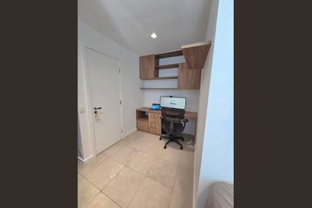 Apartamento à venda com 130m², 3 quartos e 2 vagasQuarto