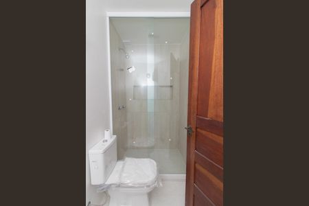 Casa de condomínio à venda com 146m², 2 quartos e 1 vaga Casa de condomínio à venda com 146m², 2 quartos e 1 vagaBanheiro da Suíte