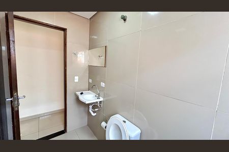 Casa para alugar com 80m², 2 quartos e 1 vaga Casa para alugar com 80m², 2 quartos e 1 vagaBanheiro