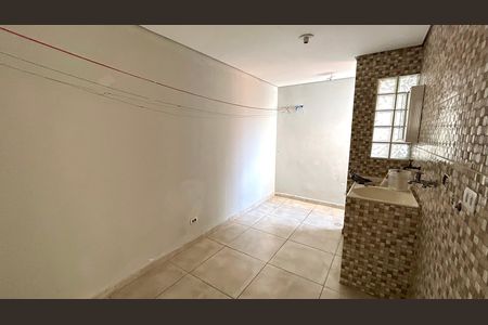 Casa para alugar com 80m², 2 quartos e 1 vaga Casa para alugar com 80m², 2 quartos e 1 vagaÁrea de Serviço