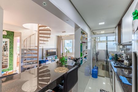 Apartamento à venda com 114m², 2 quartos e sem vagaSala