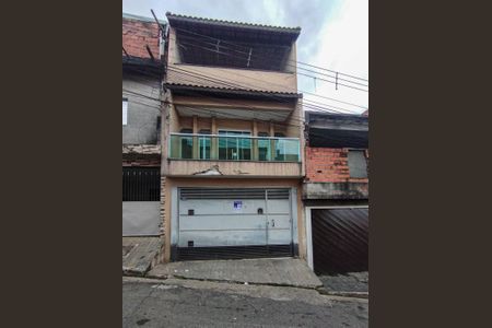 Casa para alugar com 145m², 2 quartos e 2 vagasFachada