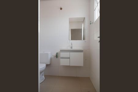 Casa para alugar com 145m², 2 quartos e 2 vagasBanheiro