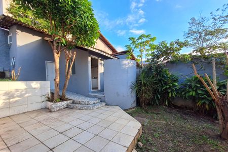 Casa de condomínio para alugar com 337m², 3 quartos e 3 vagasQuintal