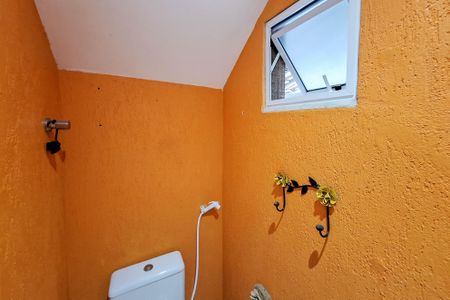 Casa de condomínio para alugar com 337m², 3 quartos e 3 vagasLavabo