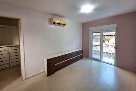 Casa de condomínio para alugar com 337m², 3 quartos e 3 vagasSuíte 3