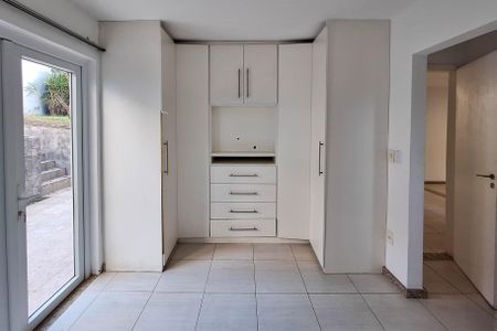 Casa de condomínio para alugar com 337m², 3 quartos e 3 vagasSuíte 1