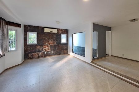 Casa de condomínio para alugar com 337m², 3 quartos e 3 vagasSala