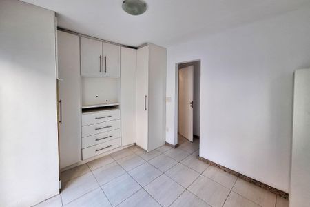 Casa de condomínio para alugar com 337m², 3 quartos e 3 vagasSuíte 1