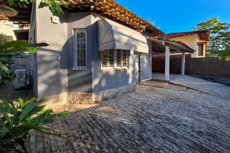 Casa de condomínio para alugar com 337m², 3 quartos e 3 vagasQuintal