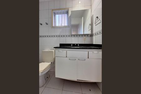 Casa de condomínio para alugar com 337m², 3 quartos e 3 vagasBanheiro da Suíte 1