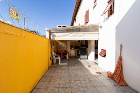Casa à venda com 160m², 3 quartos e 2 vagasQuintal