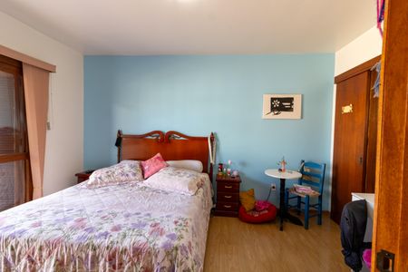 Casa à venda com 160m², 3 quartos e 2 vagasSuíte