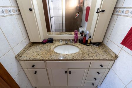 Casa à venda com 160m², 3 quartos e 2 vagasBanheiro da Suíte