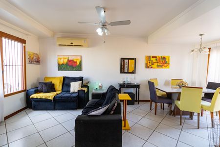 Casa à venda com 160m², 3 quartos e 2 vagasSala