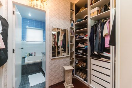 Casa para alugar com 300m², 3 quartos e 4 vagasCloset  Suíte 1