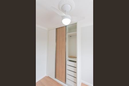 Apartamento à venda com 64m², 2 quartos e 1 vagaQuarto - Armários