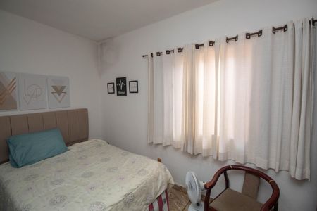 Casa à venda com 100m², 3 quartos e 1 vaga Casa à venda com 100m², 3 quartos e 1 vagaQuarto 1