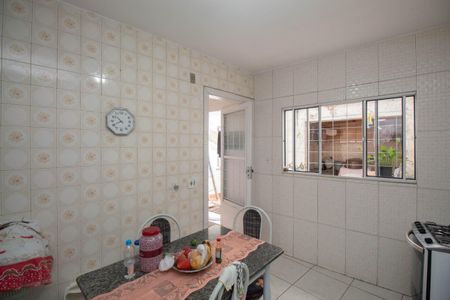 Casa à venda com 100m², 3 quartos e 1 vaga Casa à venda com 100m², 3 quartos e 1 vagaCozinha