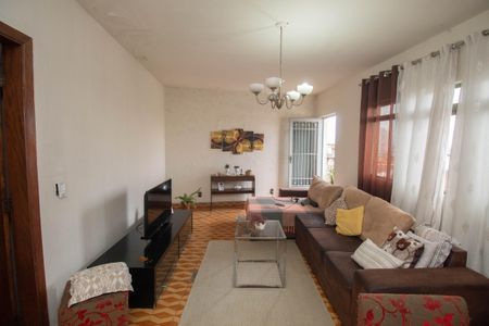 Casa à venda com 100m², 3 quartos e 1 vaga Casa à venda com 100m², 3 quartos e 1 vagaSala