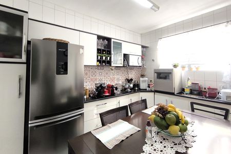 Casa de condomínio à venda com 130m², 3 quartos e 2 vagas Casa de condomínio à venda com 130m², 3 quartos e 2 vagasCozinha