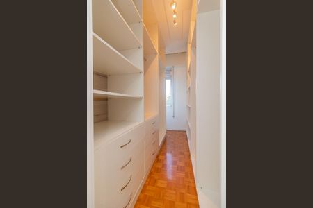 Apartamento à venda com 154m², 3 quartos e 1 vagaSuíte  - Closet