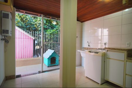 Casa à venda com 200m², 3 quartos e 2 vagasÁrea de Serviço