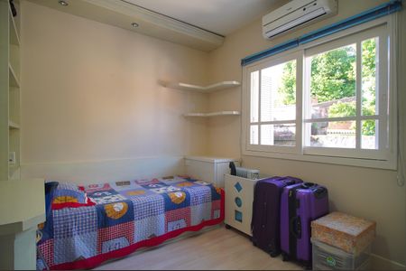 Casa à venda com 200m², 3 quartos e 2 vagasQuarto 2