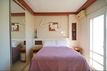 Casa à venda com 200m², 3 quartos e 2 vagasSuíte