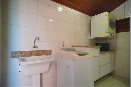 Casa à venda com 200m², 3 quartos e 2 vagasÁrea de Serviço