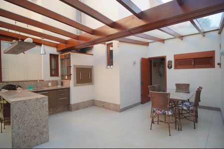 Casa à venda com 200m², 3 quartos e 2 vagasEspaço Gourmet