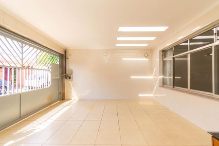 Casa à venda com 330m², 3 quartos e 2 vagas Casa à venda com 330m², 3 quartos e 2 vagasGaragem