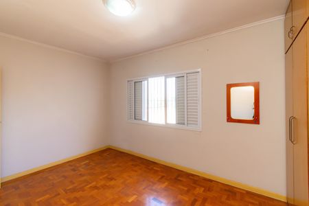 Casa à venda com 330m², 3 quartos e 2 vagas Casa à venda com 330m², 3 quartos e 2 vagasQuarto 1