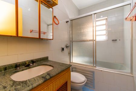 Casa à venda com 330m², 3 quartos e 2 vagas Casa à venda com 330m², 3 quartos e 2 vagasBanheiro da Suíte