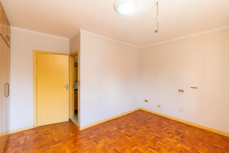 Casa à venda com 330m², 3 quartos e 2 vagas Casa à venda com 330m², 3 quartos e 2 vagasSuíte