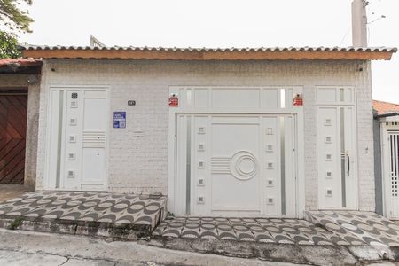 Casa à venda com 600m², 5 quartos e 6 vagas Casa à venda com 600m², 5 quartos e 6 vagasFachada