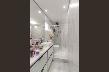 Casa à venda com 600m², 5 quartos e 6 vagas Casa à venda com 600m², 5 quartos e 6 vagasBanheiro da Suíte 1